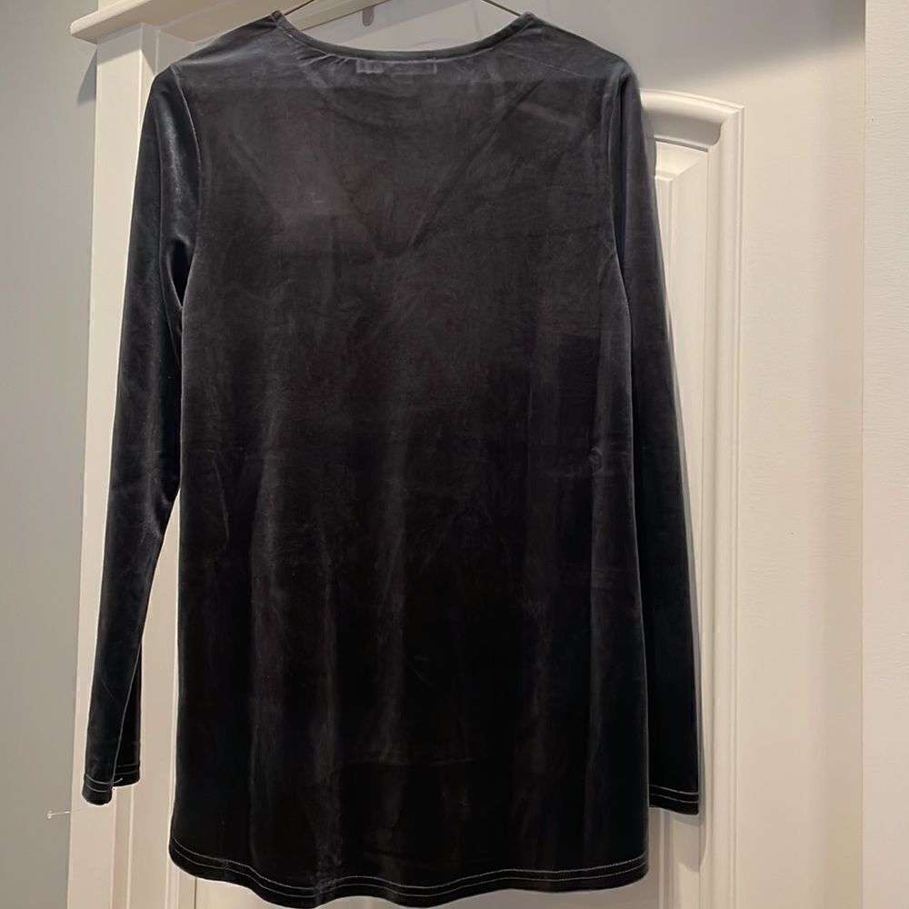 AXYEH BLUE TONES VELOUR BLOUSE.  NEW WITH TAGS - Picture 3 of 13